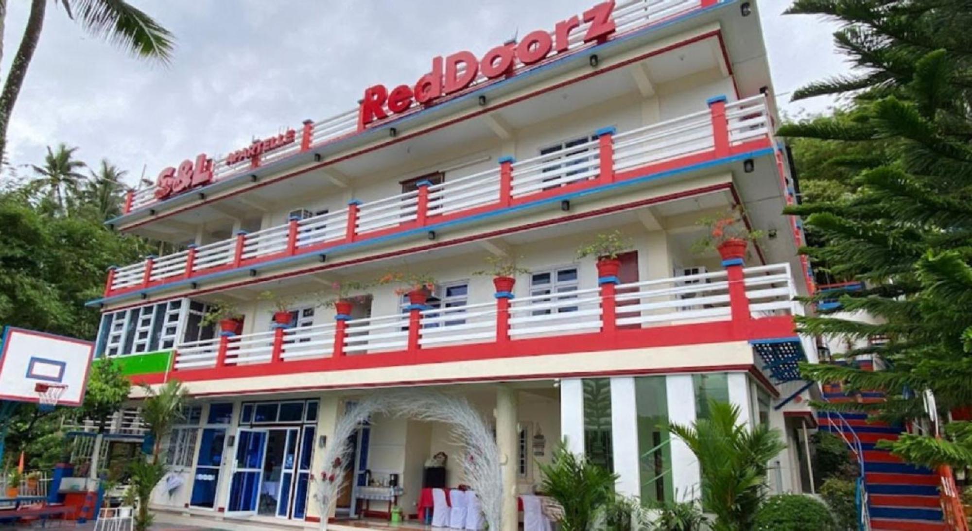 לגאזפי Reddoorz At S & L Apartelle Daraga Albay מראה חיצוני תמונה